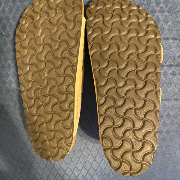Birkenstock Beige Sandals with Gold Buckles 8-8.5 Size 39. Sandcastle Color EUC - Picture 6 of 16